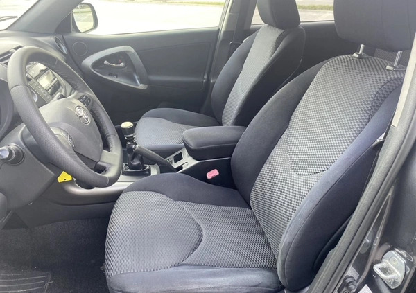 Toyota RAV4 cena 27770 przebieg: 204085, rok produkcji 2009 z Radom małe 232